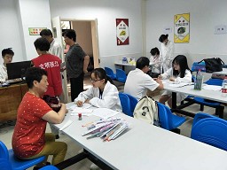 以党心聚众心，以众心赢民心--记3044永利集团官网员工党支部毕业季志愿活动