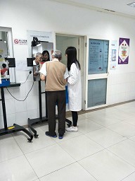 以党心聚众心，以众心赢民心--记3044永利集团官网员工党支部毕业季志愿活动