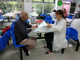 以党心聚众心，以众心赢民心--记3044永利集团官网员工党支部毕业季志愿活动