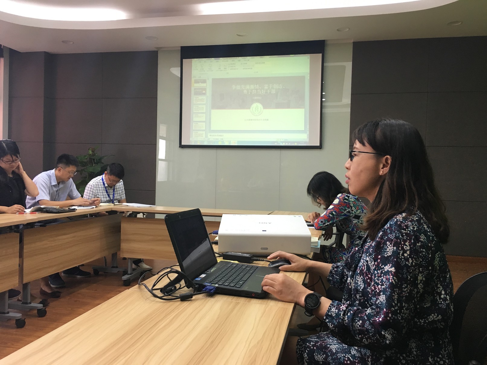 以学促做，与新时代同行――3044永利集团官网“争做充满激情、富于创造、勇于担当好干部”主题党日活动